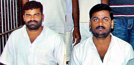 Shivu_Munishetti_above_and_Jadeswamy_Rangashetti__