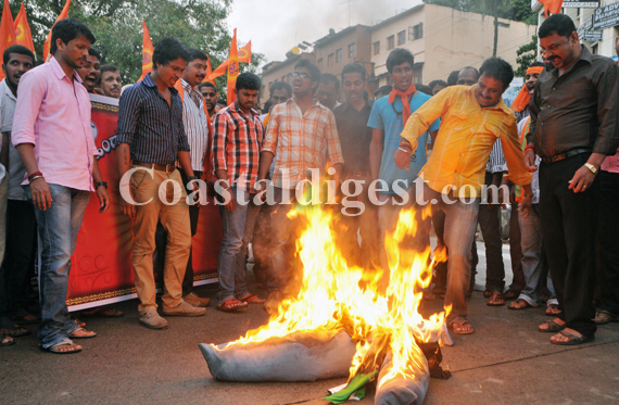 vhp_protest3
