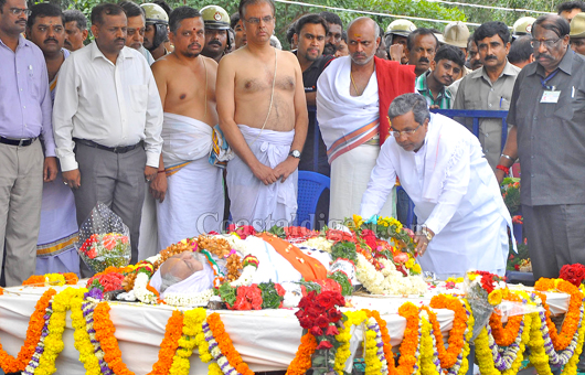 U R Anantha Murthy final rite 1