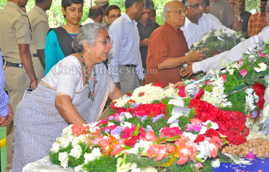 U R Anantha Murthy final rite 10