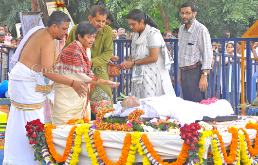 U R Anantha Murthy final rite 11