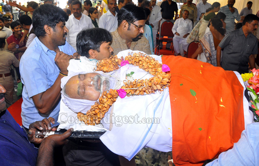 U R Anantha Murthy final rite 19