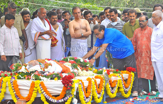 U R Anantha Murthy final rite 2