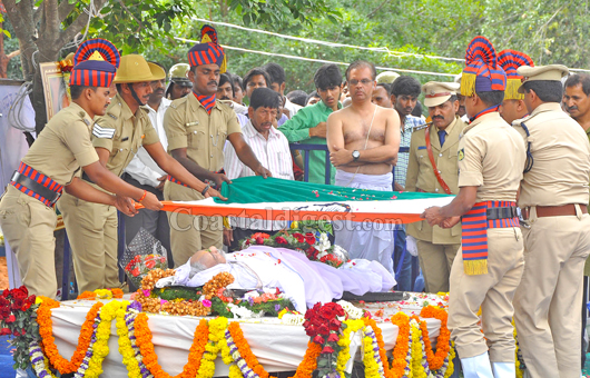 U R Anantha Murthy final rite 3