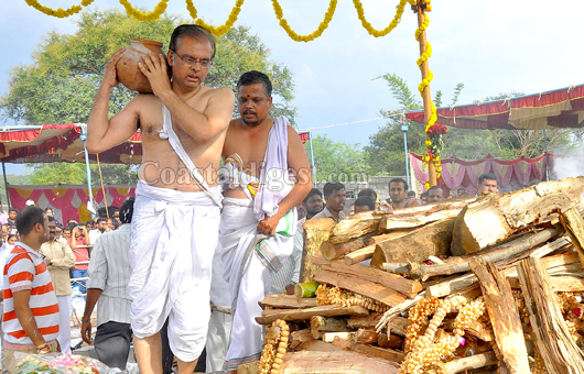 U R Anantha Murthy final rite 7