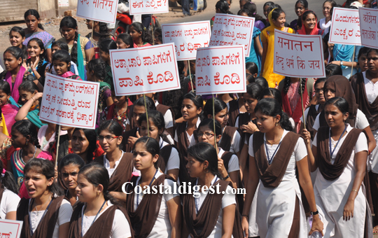 Deralakatte_Protest_17