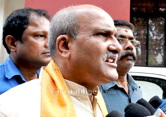 Muthalik in mangalore 3