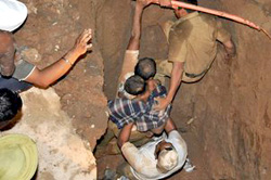 chattarpur boy falls borwell