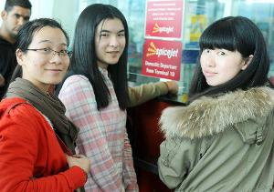 Foreigners-at-airport