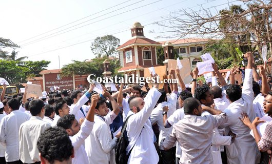 Yenepoya_protest_11_6