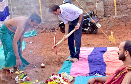 Land Trade Bookside 11