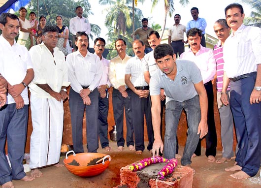 Land Trade Bookside 4