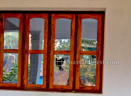 Stone pelt on masjid 3