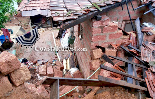 House collapses 4