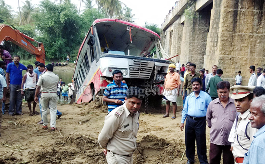 Bus under bridge 14 1