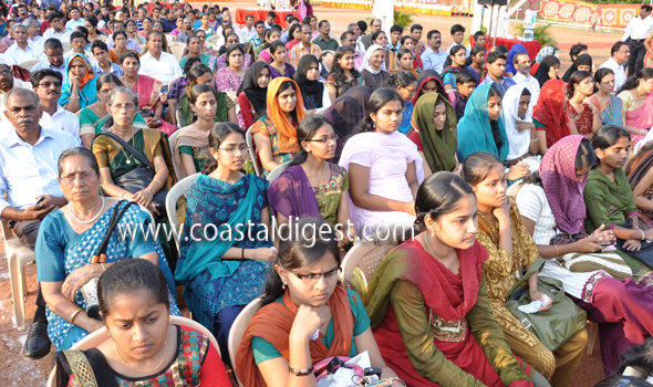 Father_Mullers_Graduation_Day_14