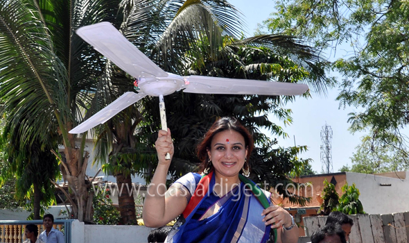 Actress_Pooja_Gandhi_join_2