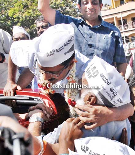 Kejriwal_in_Bangalore_15_12