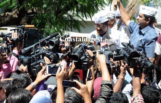 Kejriwal_in_Bangalore_15_2