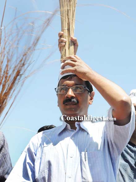 Kejriwal_in_Bangalore_15_8