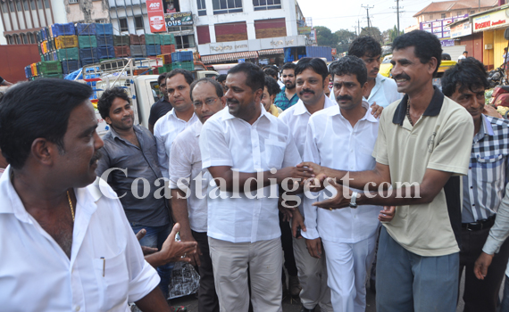 kadar_visit__central_market_4