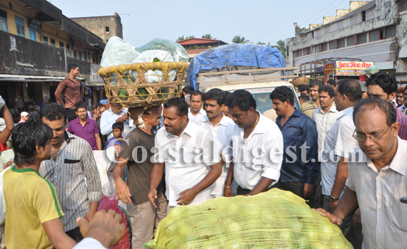 kadar_visit__central_market_7