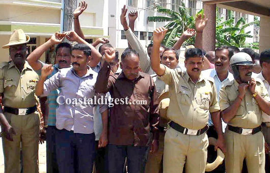 ADGP files complaint against Auradkar under SC/ST Act; agitating KSRP personnel kept busy