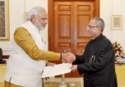 modi pranab meet 9