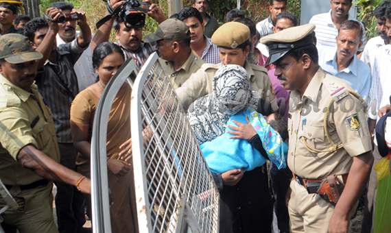 Ayesha_to_court_13_2