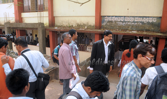 Ayesha_to_court_13_5