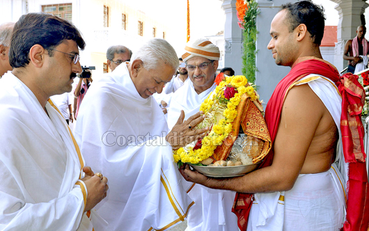 Governor in Dharmasthala1