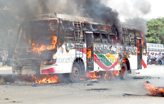 bus catches fire4