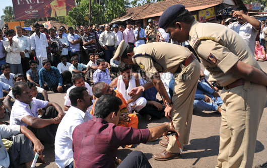 protest vamanjoor  6 1