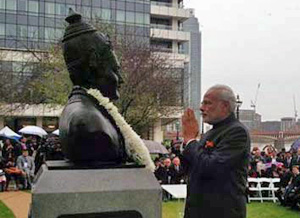 Indian PM Modi unveils Basaveshwara bust on Albert Embankment [14 November  2015]