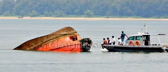 Karwar Boat2