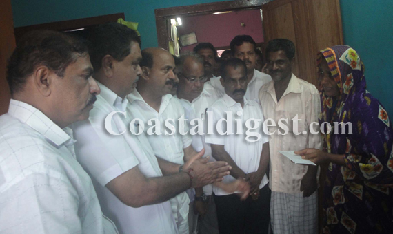 Cheque_Distributing_7_2