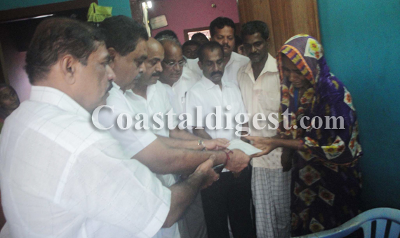 Cheque_Distributing_7_3