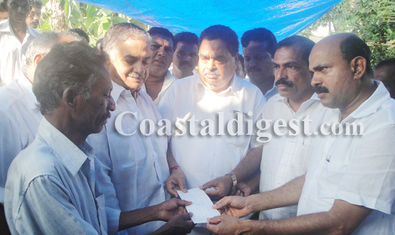 Cheque_Distributing_7_5