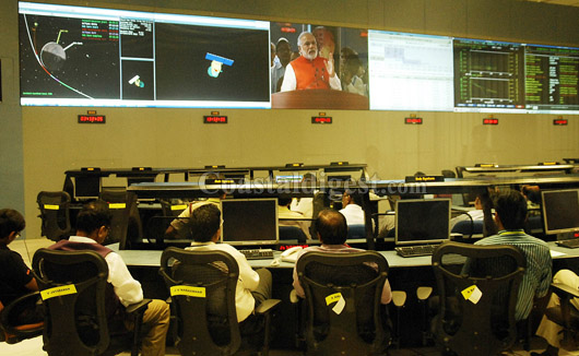 Modi at ISRO 24 1