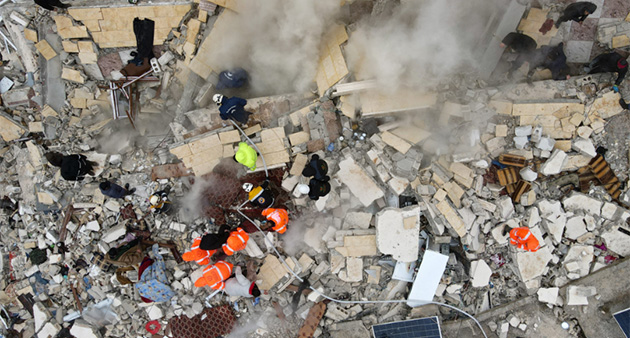 collapse.jpg collapse.jpg