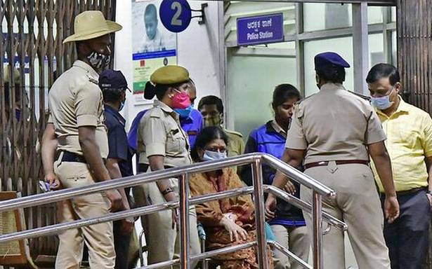 26bgpg5sasikala.jpg 26bgpg5sasikala.jpg