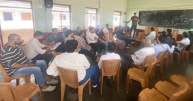 alumni.jpg alumni.jpg